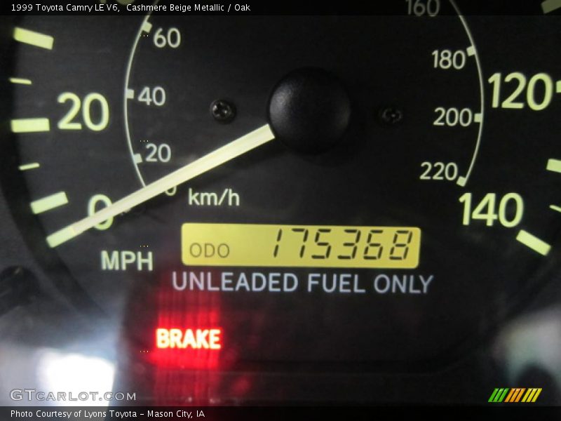 Cashmere Beige Metallic / Oak 1999 Toyota Camry LE V6