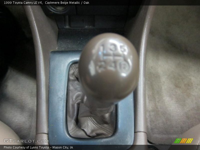 Cashmere Beige Metallic / Oak 1999 Toyota Camry LE V6