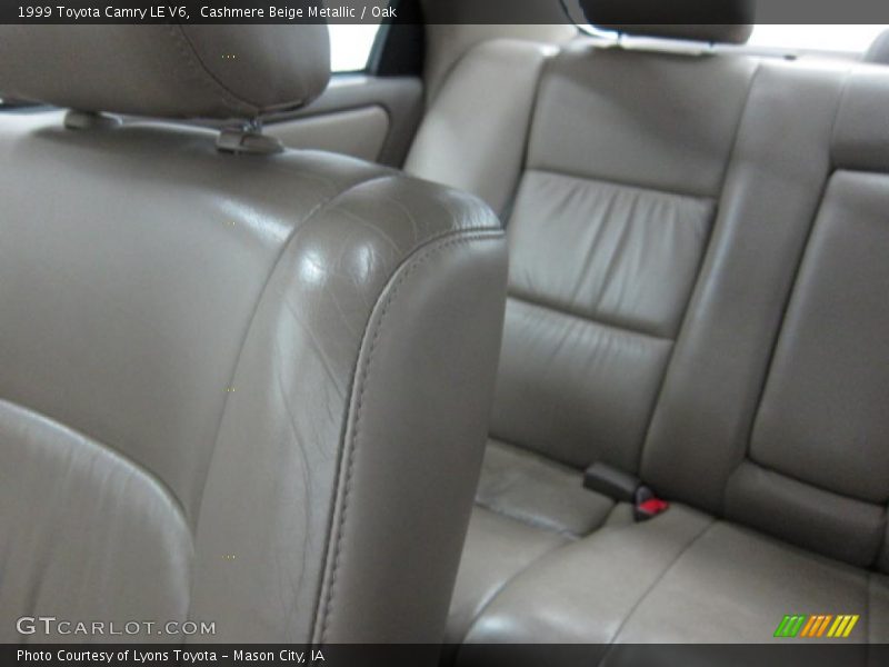 Cashmere Beige Metallic / Oak 1999 Toyota Camry LE V6