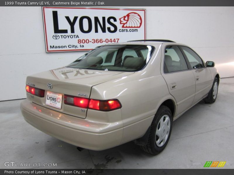 Cashmere Beige Metallic / Oak 1999 Toyota Camry LE V6