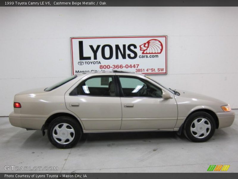 Cashmere Beige Metallic / Oak 1999 Toyota Camry LE V6