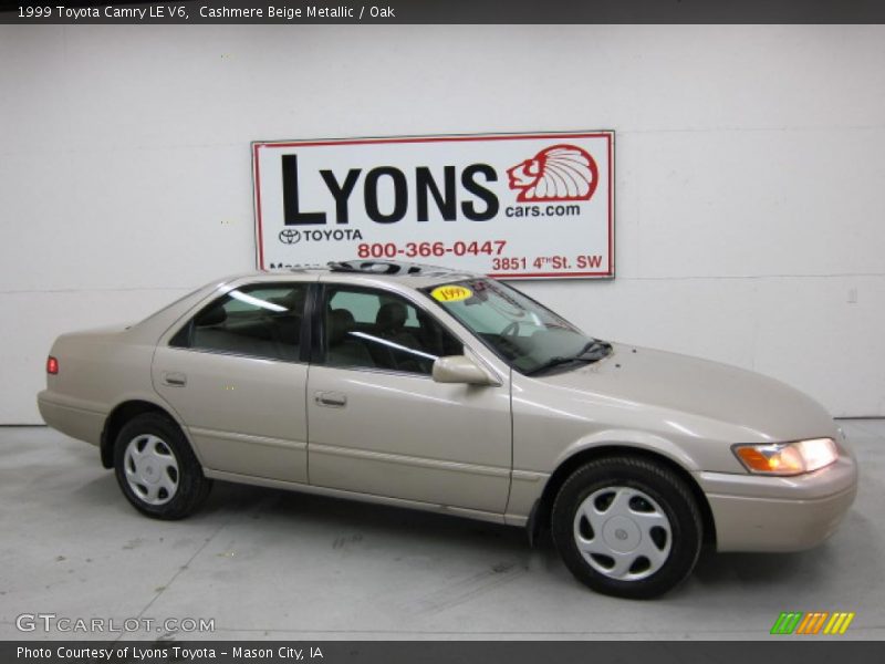 Cashmere Beige Metallic / Oak 1999 Toyota Camry LE V6