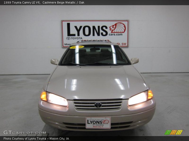 Cashmere Beige Metallic / Oak 1999 Toyota Camry LE V6