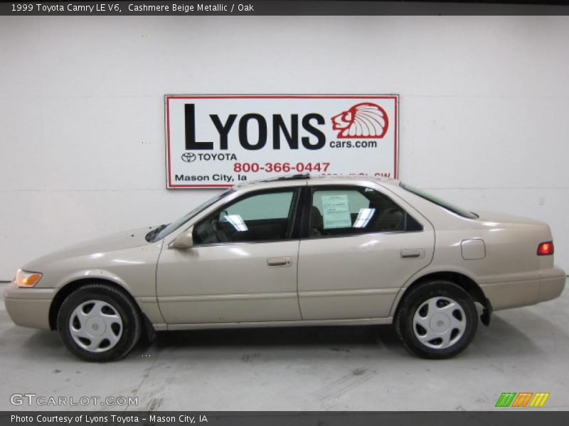 Cashmere Beige Metallic / Oak 1999 Toyota Camry LE V6