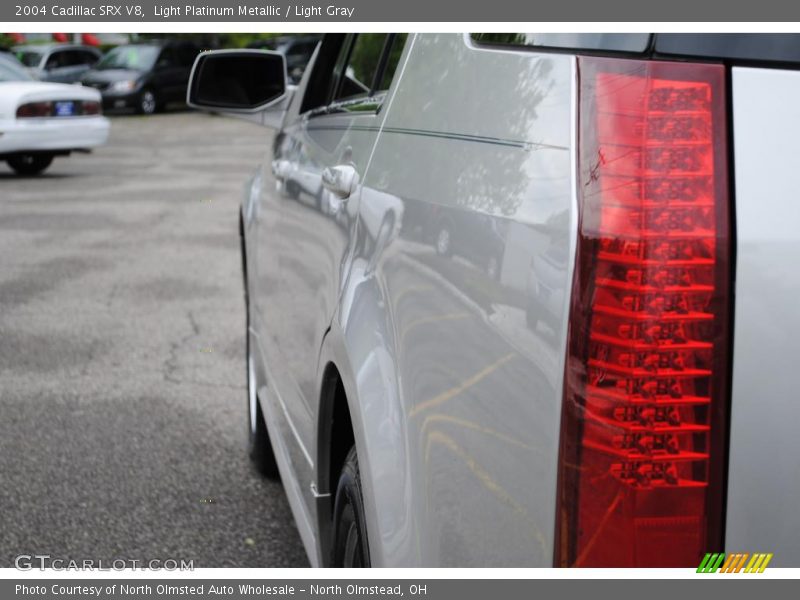 Light Platinum Metallic / Light Gray 2004 Cadillac SRX V8