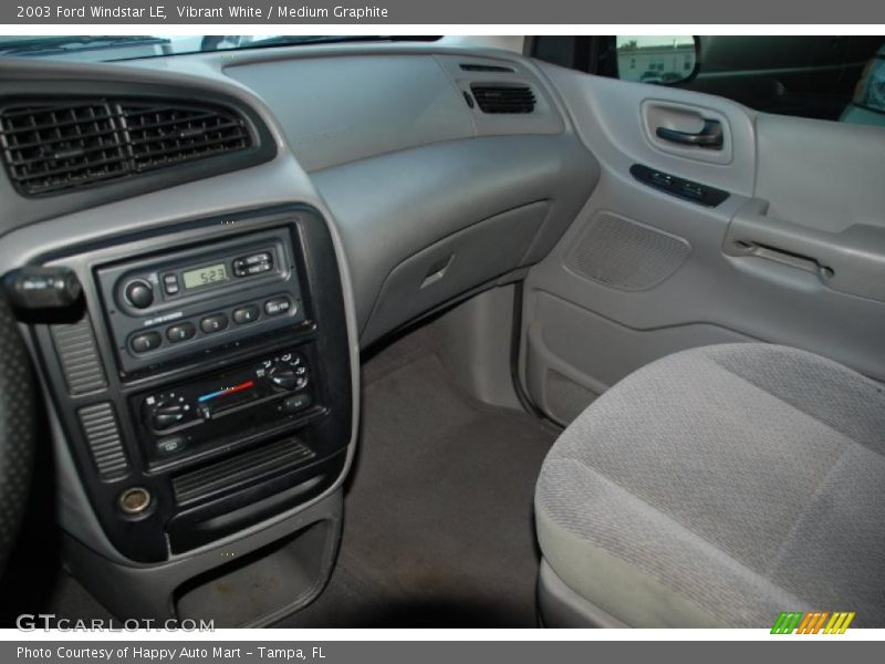 Vibrant White / Medium Graphite 2003 Ford Windstar LE