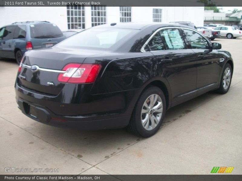 Tuxedo Black / Charcoal Black 2011 Ford Taurus SEL