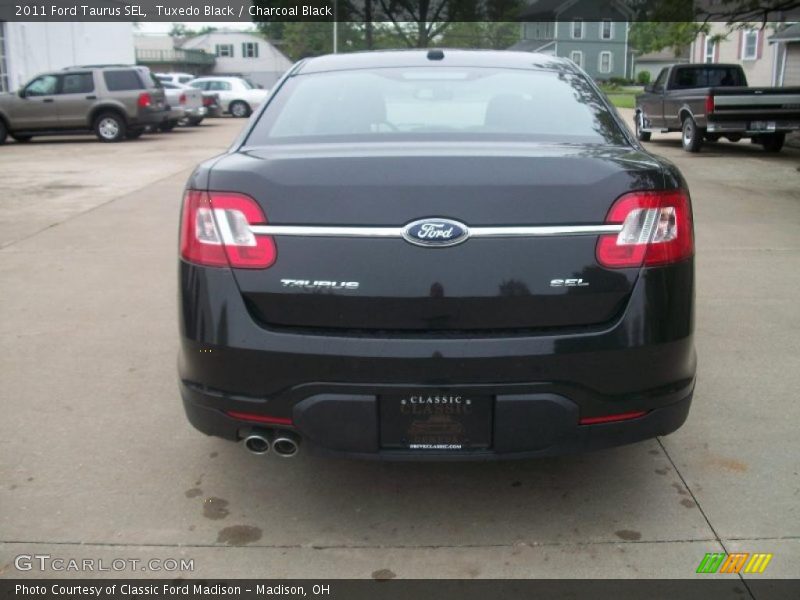 Tuxedo Black / Charcoal Black 2011 Ford Taurus SEL