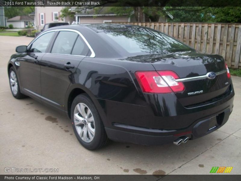 Tuxedo Black / Charcoal Black 2011 Ford Taurus SEL