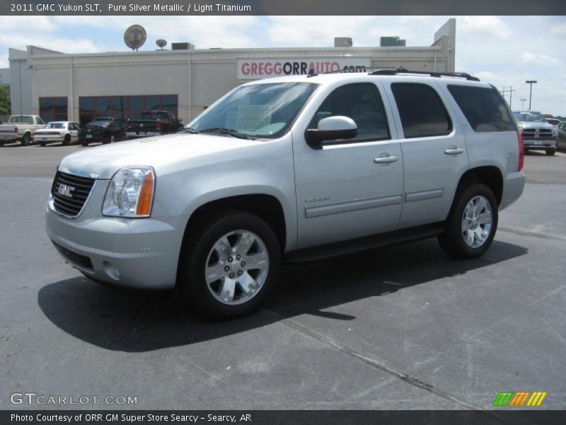 Pure Silver Metallic / Light Titanium 2011 GMC Yukon SLT