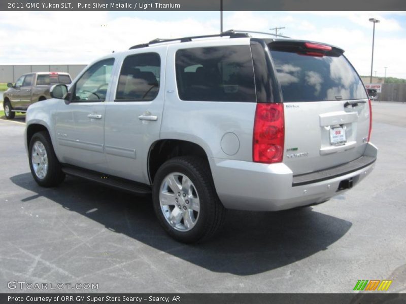 Pure Silver Metallic / Light Titanium 2011 GMC Yukon SLT