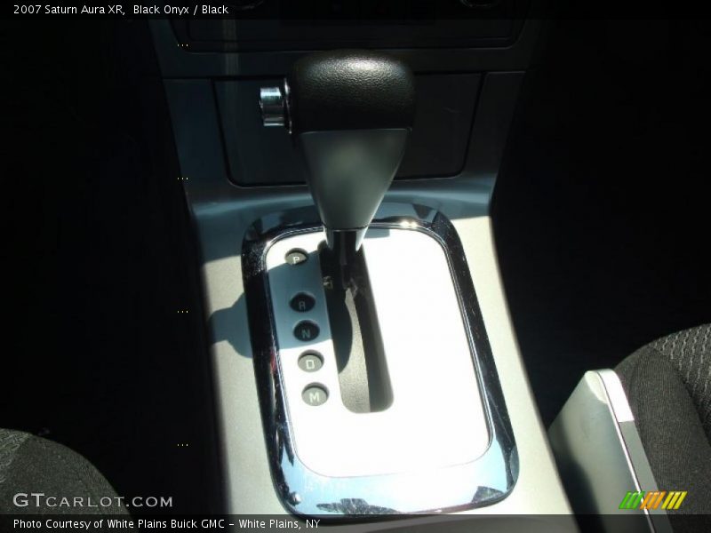 Black Onyx / Black 2007 Saturn Aura XR