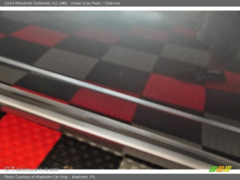 Urban Gray Pearl / Charcoal 2004 Mitsubishi Outlander XLS AWD