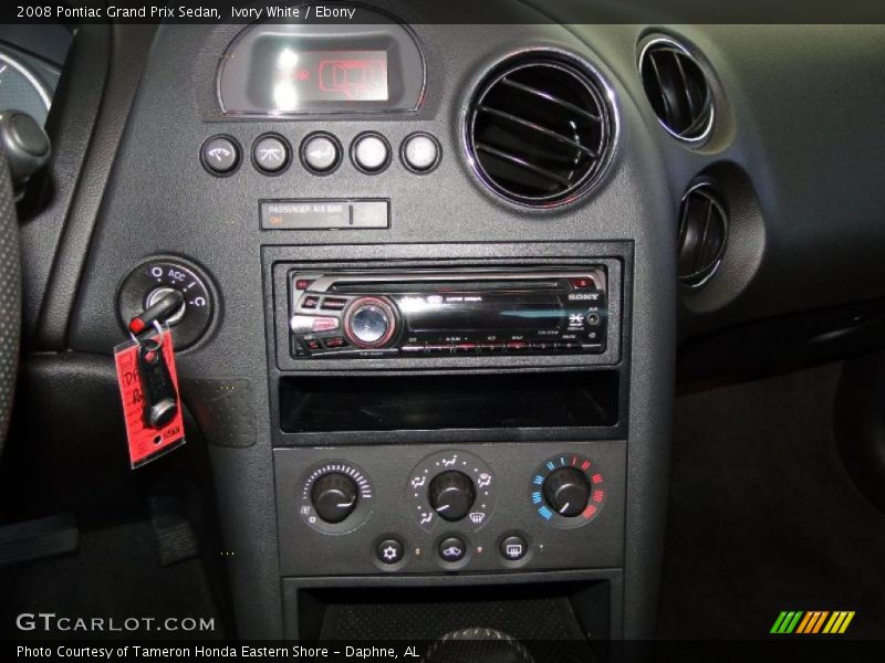 Ivory White / Ebony 2008 Pontiac Grand Prix Sedan