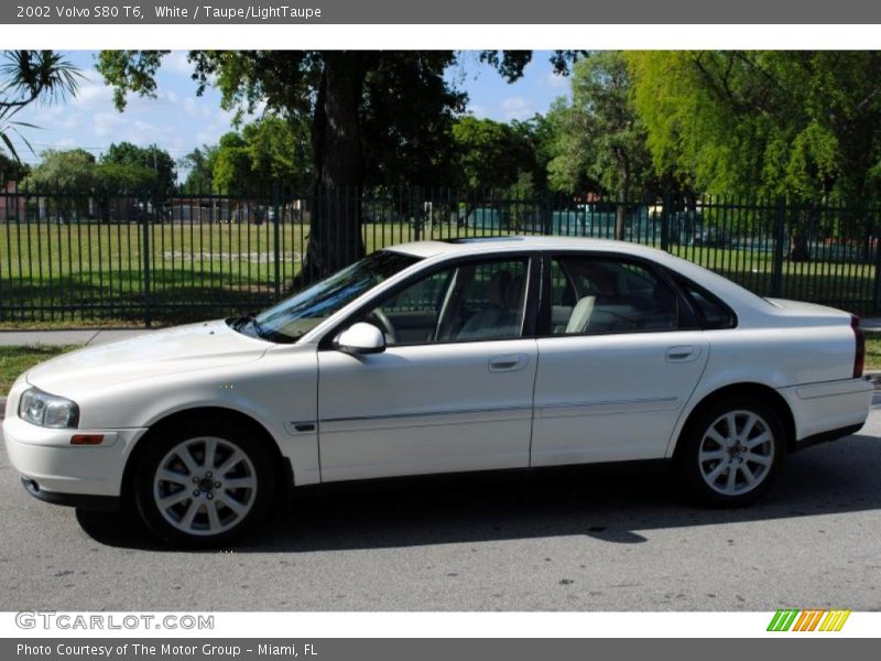 White / Taupe/LightTaupe 2002 Volvo S80 T6