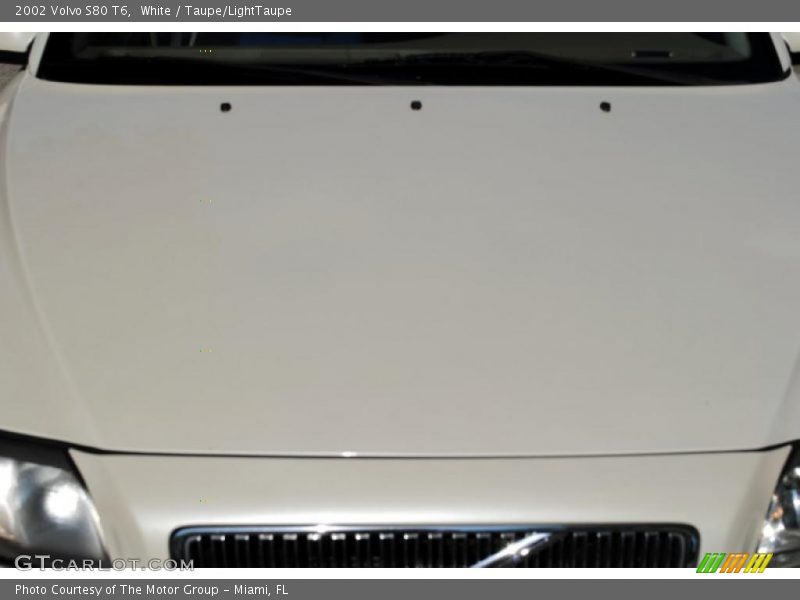 White / Taupe/LightTaupe 2002 Volvo S80 T6