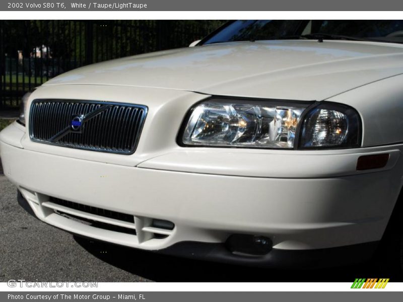 White / Taupe/LightTaupe 2002 Volvo S80 T6
