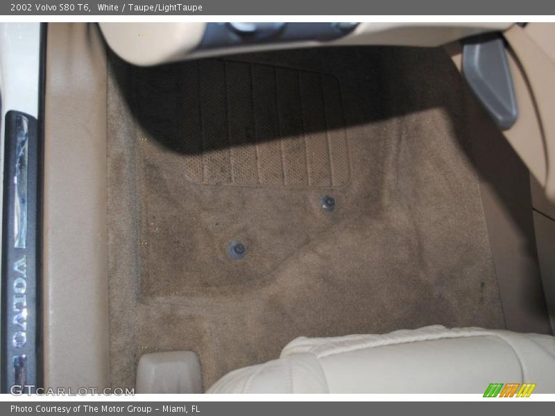 White / Taupe/LightTaupe 2002 Volvo S80 T6