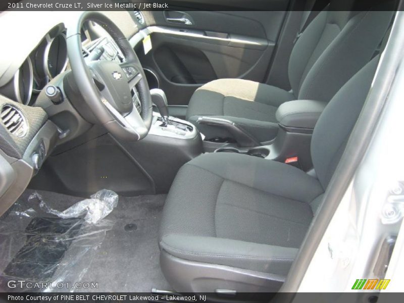 Silver Ice Metallic / Jet Black 2011 Chevrolet Cruze LT