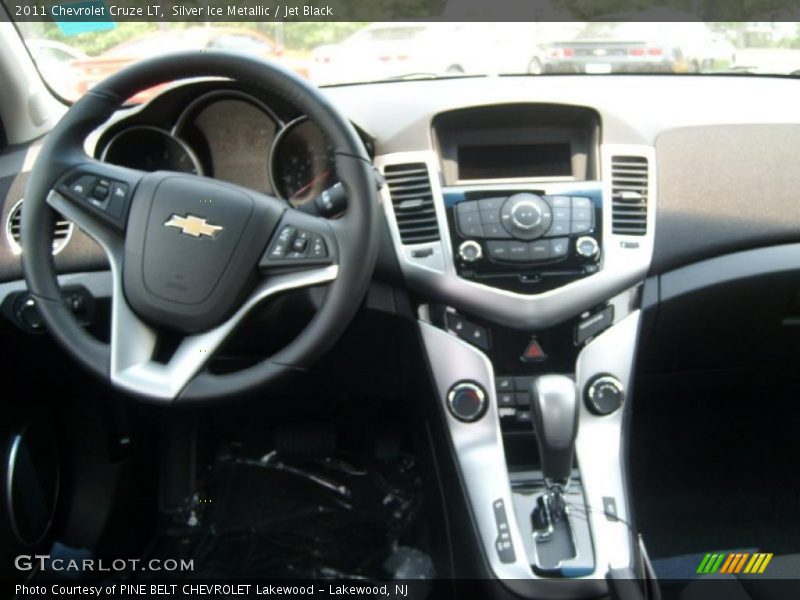 Silver Ice Metallic / Jet Black 2011 Chevrolet Cruze LT