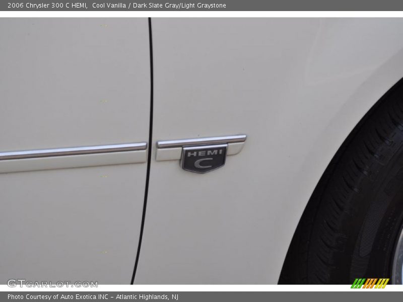 Cool Vanilla / Dark Slate Gray/Light Graystone 2006 Chrysler 300 C HEMI