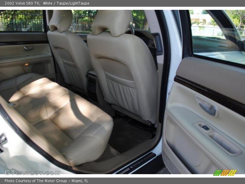 White / Taupe/LightTaupe 2002 Volvo S80 T6