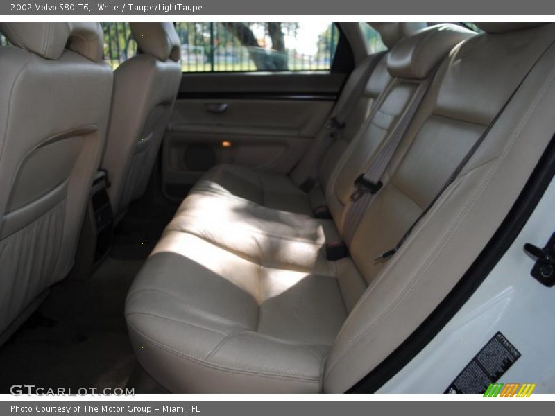 White / Taupe/LightTaupe 2002 Volvo S80 T6