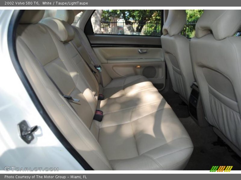 White / Taupe/LightTaupe 2002 Volvo S80 T6