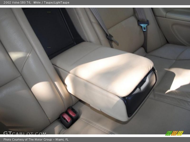 White / Taupe/LightTaupe 2002 Volvo S80 T6