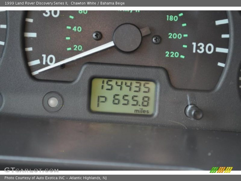 Chawton White / Bahama Beige 1999 Land Rover Discovery Series II