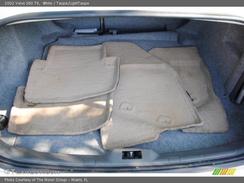 White / Taupe/LightTaupe 2002 Volvo S80 T6