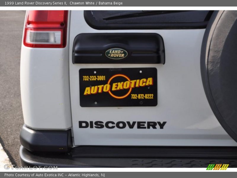 Chawton White / Bahama Beige 1999 Land Rover Discovery Series II