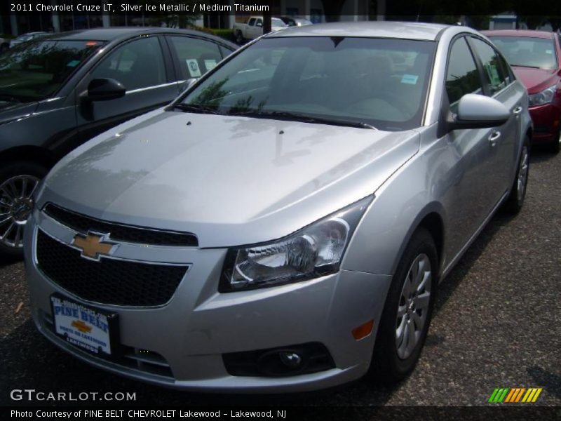 Silver Ice Metallic / Medium Titanium 2011 Chevrolet Cruze LT