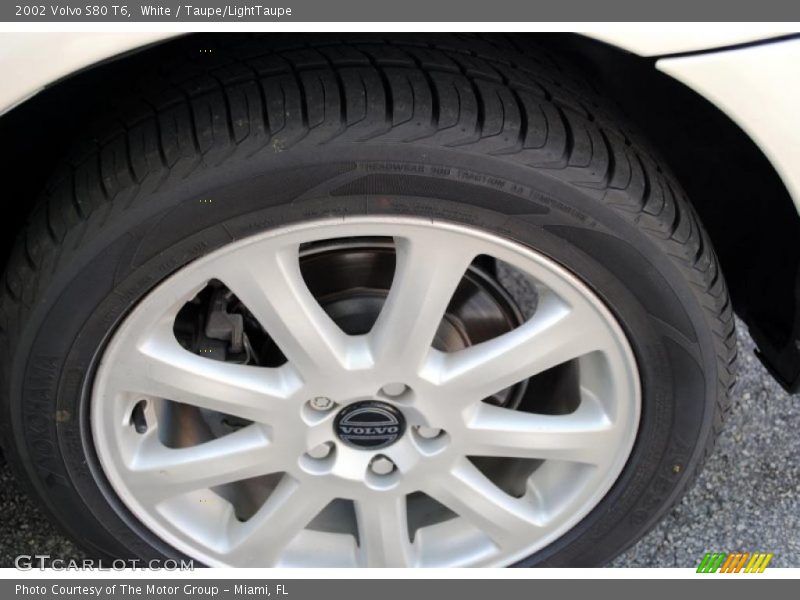White / Taupe/LightTaupe 2002 Volvo S80 T6