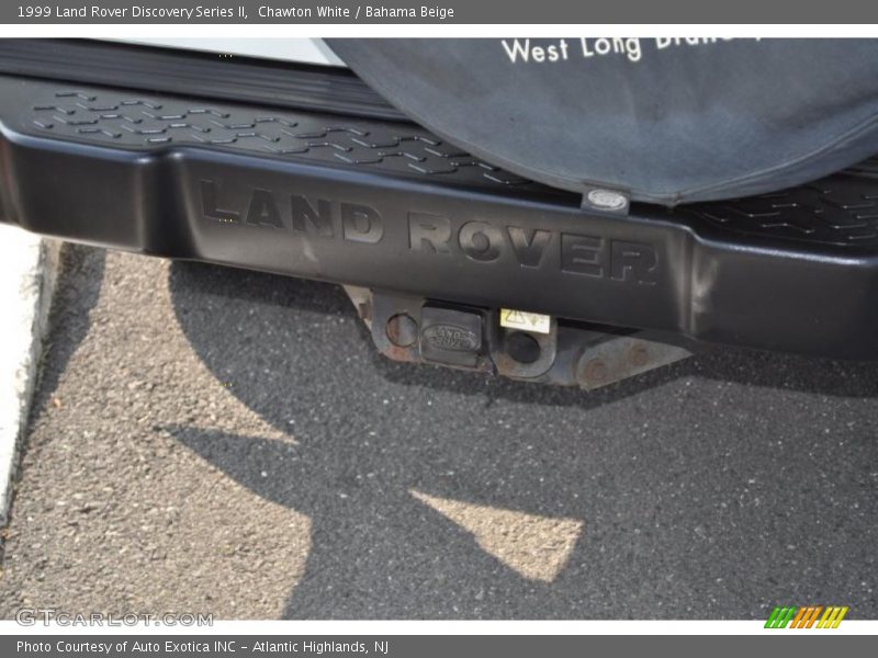 Chawton White / Bahama Beige 1999 Land Rover Discovery Series II