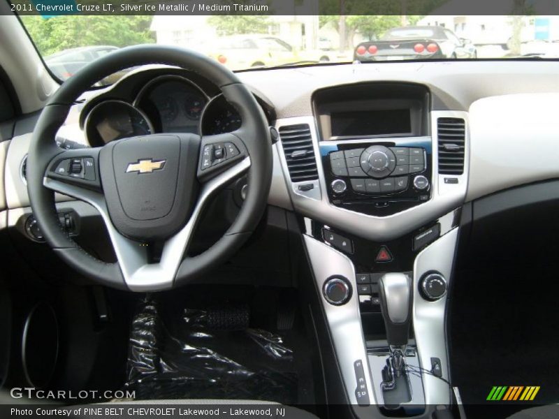 Silver Ice Metallic / Medium Titanium 2011 Chevrolet Cruze LT