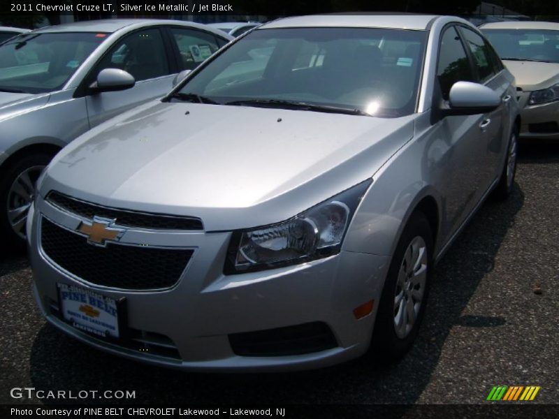 Silver Ice Metallic / Jet Black 2011 Chevrolet Cruze LT