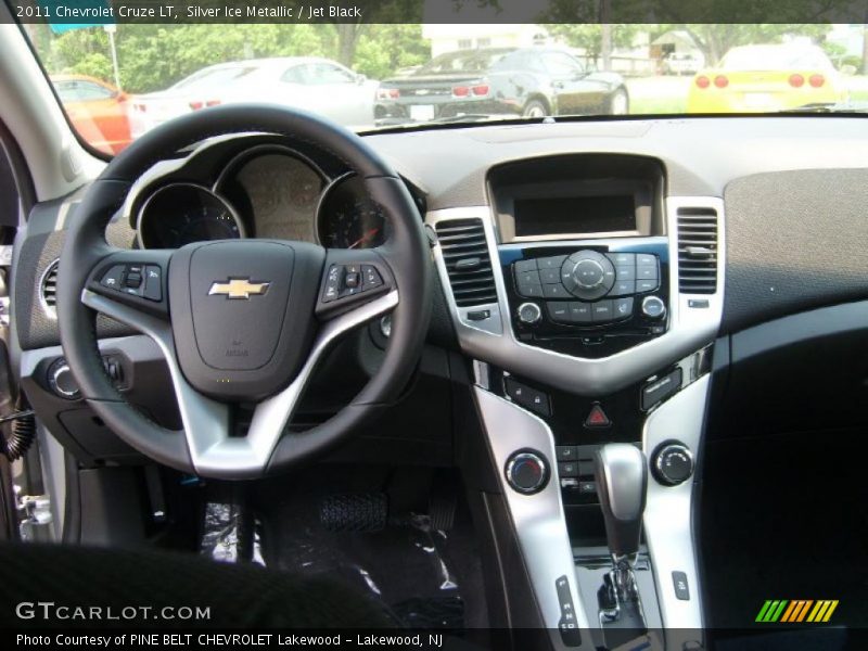 Silver Ice Metallic / Jet Black 2011 Chevrolet Cruze LT