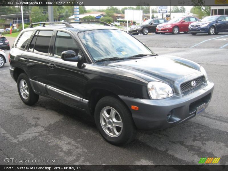 Front 3/4 View of 2004 Santa Fe 