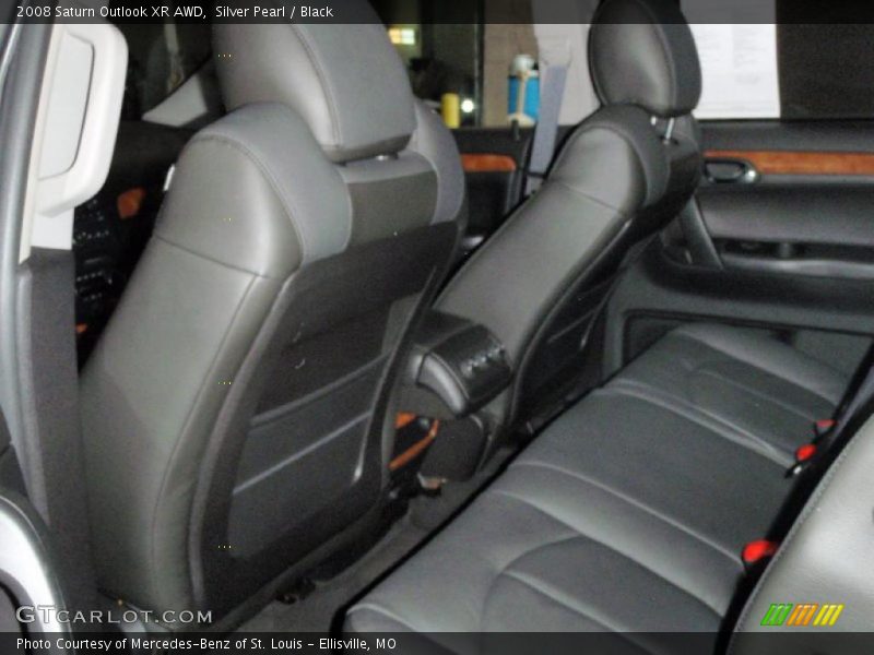 Silver Pearl / Black 2008 Saturn Outlook XR AWD