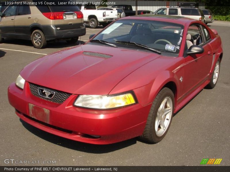 Front 3/4 View of 1999 Mustang V6 Coupe