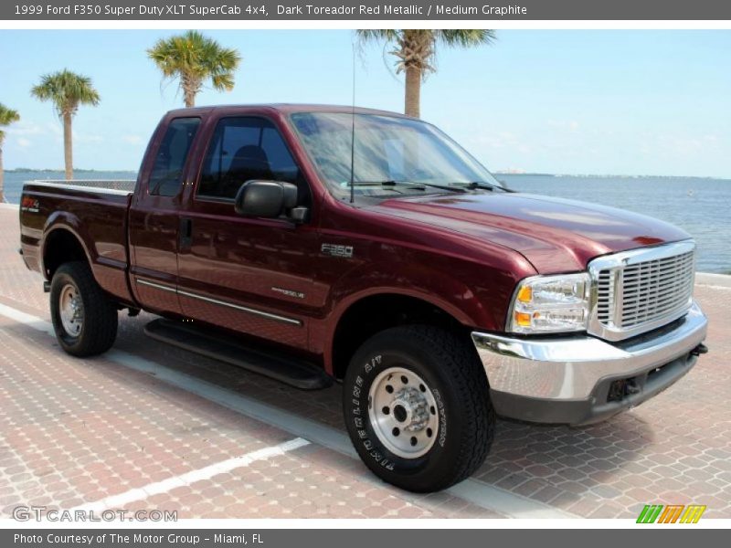 Front 3/4 View of 1999 F350 Super Duty XLT SuperCab 4x4