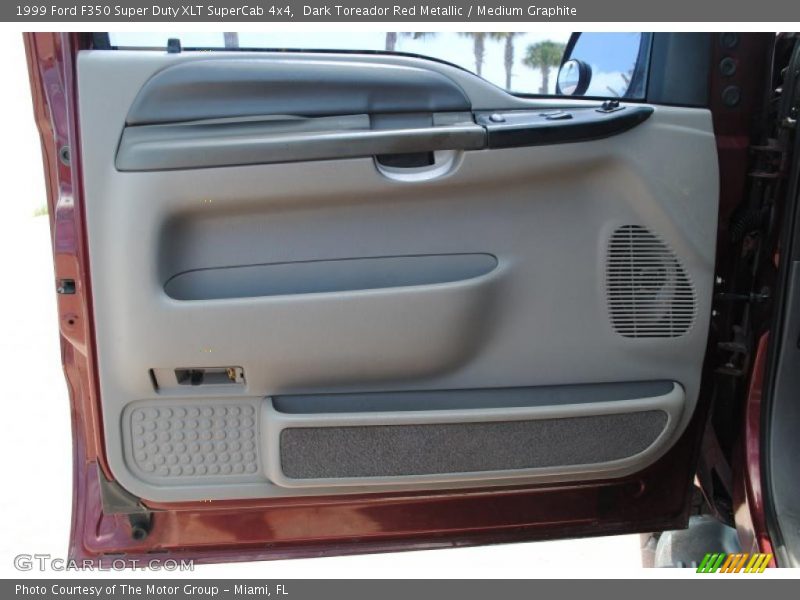Door Panel of 1999 F350 Super Duty XLT SuperCab 4x4