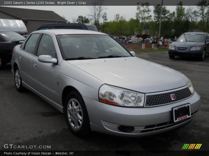 Bright Silver / Gray 2003 Saturn L Series L200 Sedan