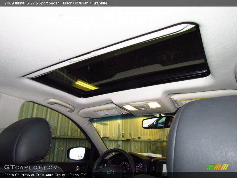 Sunroof of 2009 G 37 S Sport Sedan