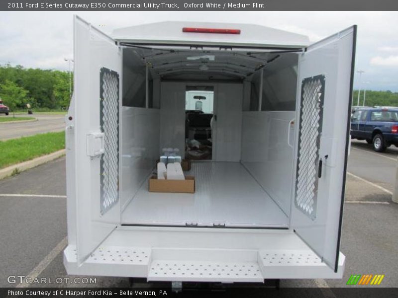  2011 E Series Cutaway E350 Commercial Utility Truck Medium Flint Interior