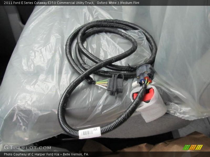 Oxford White / Medium Flint 2011 Ford E Series Cutaway E350 Commercial Utility Truck