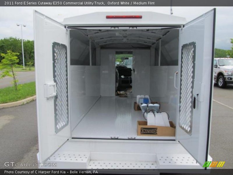 Oxford White / Medium Flint 2011 Ford E Series Cutaway E350 Commercial Utility Truck