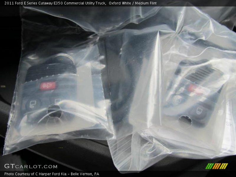 Oxford White / Medium Flint 2011 Ford E Series Cutaway E350 Commercial Utility Truck