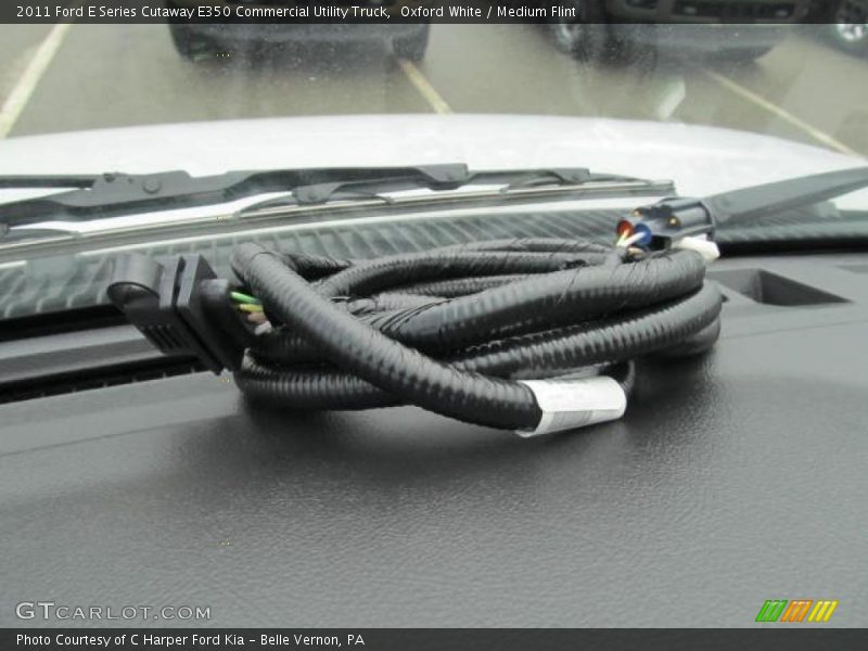 Oxford White / Medium Flint 2011 Ford E Series Cutaway E350 Commercial Utility Truck